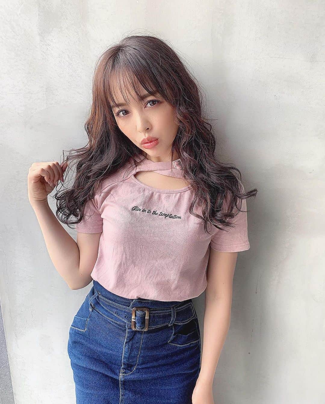 のインスタグラム：「New hair💋﻿ ﻿ silver beige♡﻿ ﻿ ﻿ 太陽光に当たると、﻿ とっておきな色味に✨﻿ ﻿ いつも綺麗な色にしてくださり﻿ ありがとうございます☻！﻿ ﻿ @makoto828」