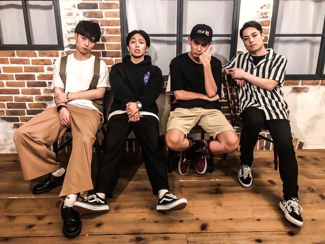 FISHBOYのインスタグラム：「. 統一感無し😅 . 夏から秋にかけて駆け抜けます🔥 #radiofish  10月のZeppライブ楽しみ☺」