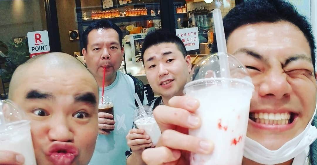 太田芳伸のインスタグラム：「皆さん昨日はインスタライブ 夜遅くまでお付き合い頂き感謝です❗  今から発表しますので‼️ ご確認お願いいたしますm(_ _)m  画面を押せば当選者が出ますので✨  一枚につき10人タグ付けしております✨  当選者の方はDMで、お名前、住所(郵便番号も)、書いて送ってください‼️送る以外には使用しませんのでよろしくお願いいたします‼️」