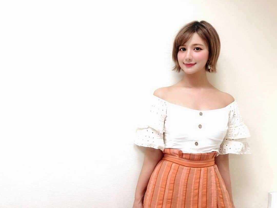 佐藤エリのインスタグラム：「スタッフからのお知らせです。佐藤エリ出演情報に関して。 . (番組名) 奇跡体験！アンビリバボー 〜アニマル＆事件＆感動のオールスター3時間SP〜 (放送日) 2019年7月4日19時57分〜フジテレビ かわいらしく、心がほっこりするような動物たちの映像を3時間にわたって特集する。おなじみのイヌやネコから、動物園の人気者まで、“アンビリバボー”なかわいさの動物が次々と登場する。さらに、動物たちの意外な行動を紹介し、その行動を取った理由を明かしていく。 (出演者) 剛力彩芽、バナナマン 坂下千里子 佐藤エリ 新川優愛 吉本実憂 . . #佐藤エリ#出演情報#フジテレビ#アンビリーバボー#よろしくお願い致します」