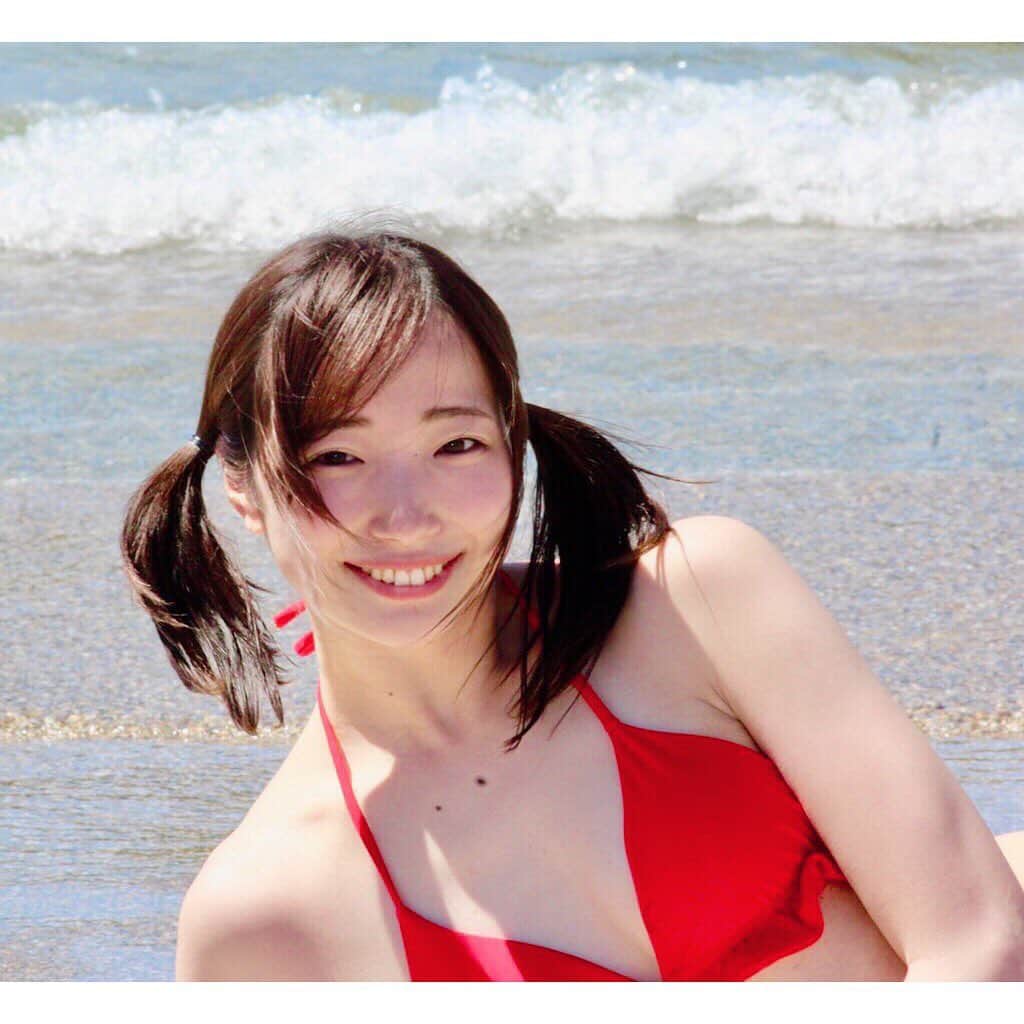 有明ゆなさんのインスタグラム写真 - (有明ゆなInstagram)「えへっ♡ . . . . #有明ゆな #ちっぱい #シンデレラバスト #グラドル #グラビア #グラビアモデル #大人グラビアアイドル #インスタグラビア #グラビアアイドル #gravure #gravureidol #gravuremodel #instagravure #japanese #japaneseidol #japanesegirl #japanesemodel #japanidol #japanmodel #japangirl #ツインテール #ツインテ #プール #大磯ロングビーチ #笑顔 #smile #smiles #smiley #水着 #水着👙」6月29日 16時28分 - ariake_yuna