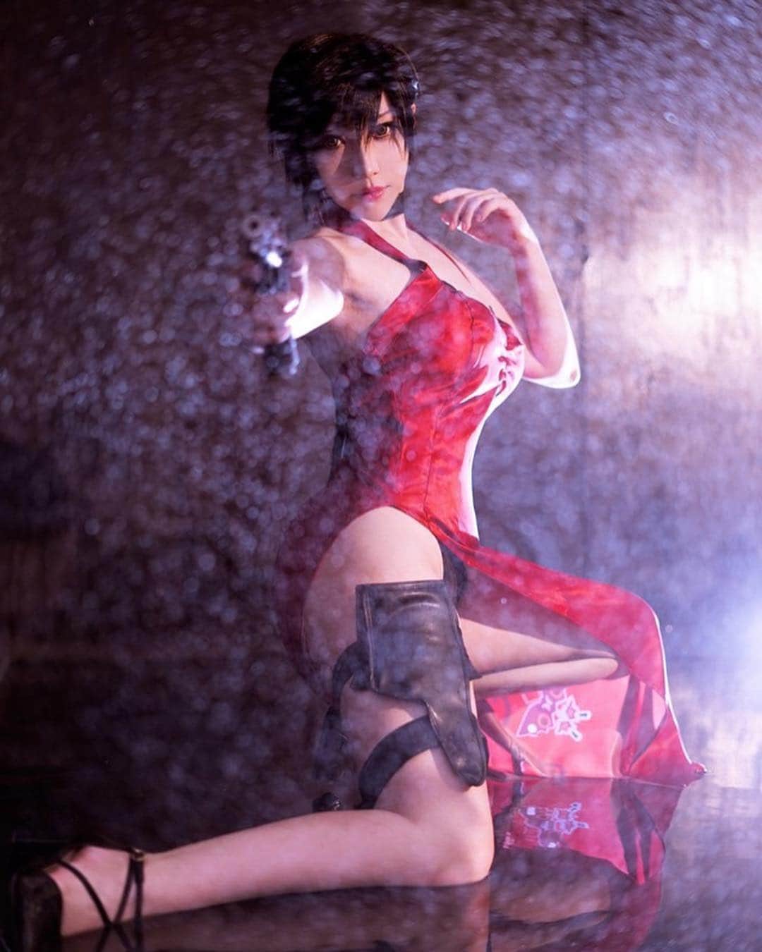 千尋さんのインスタグラム写真 - (千尋Instagram)「Resident Evil / Ada Wong June patreon reward❤️Last 1 day Get sponsor pics❤️ https://reurl.cc/NQdY6 六月份的電子檔獎勵//////// 台灣購買❤️ https://forms.gle/eeSfhTTdm7pRJUr97  #tights #asiangirls #photooftheday #racequeen #legs #動漫 #性感  #cosplaygirls #adawong #biohazardcosplay」6月29日 16時43分 - chihiro_chang