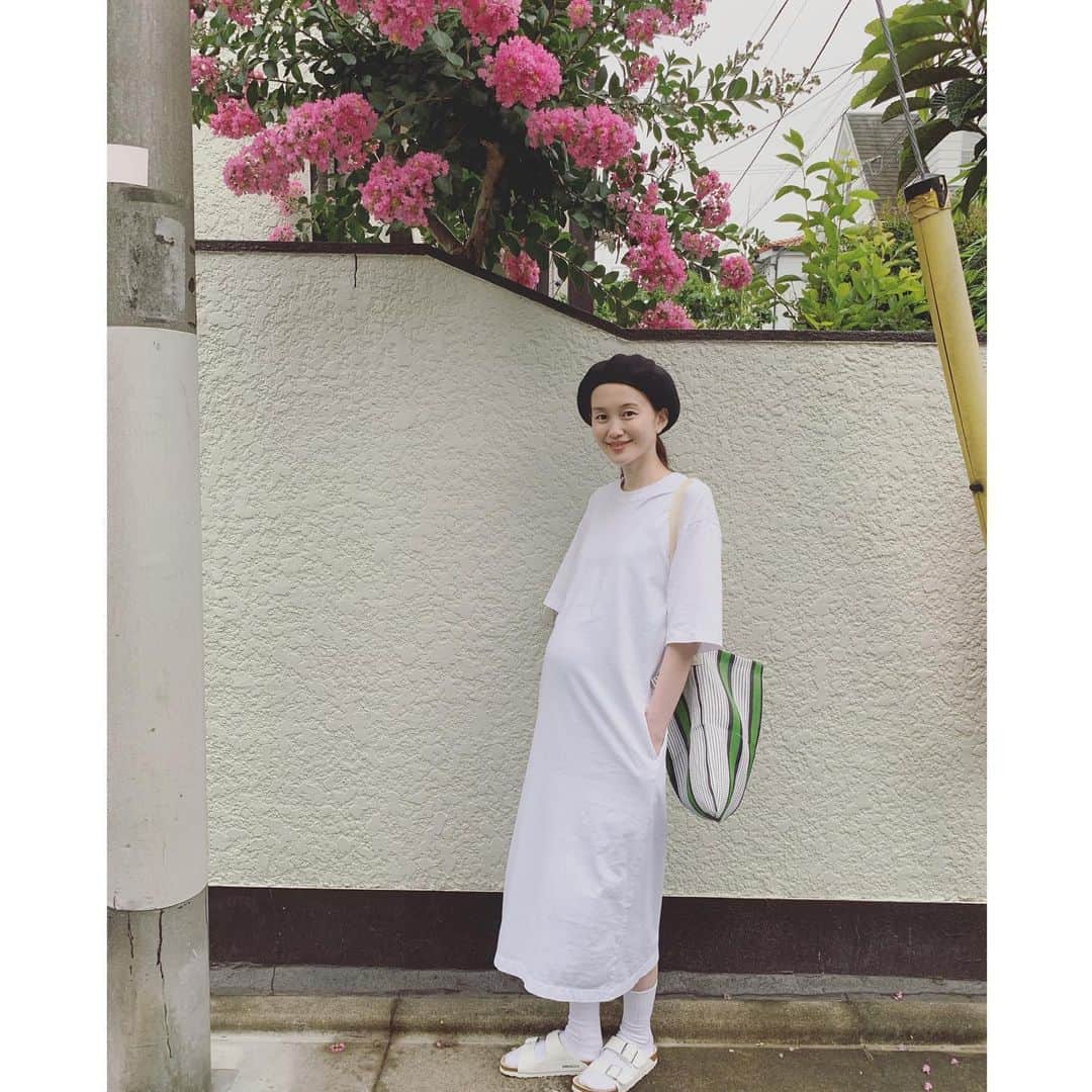 高見まなみのインスタグラム：「今日は、息子の運動会でした🏅  リレー中に、走りながら2回もジャンプしちゃうぐらい、終始ふざけていたような気もするけど、、 たのしそうで何より、、☺️ . . .  #運動会おつかれさま  #もうすぐ臨月 #🤰」