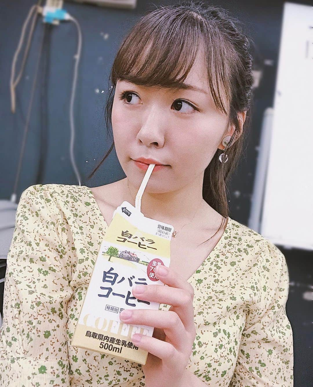 軽辺るかさんのインスタグラム写真 - (軽辺るかInstagram)「白バラコーヒー見つけると 買いたくなっちゃう🥛 . #白バラコーヒー #カフェオレ #cafeaulait #パック」6月29日 17時32分 - karuberuka