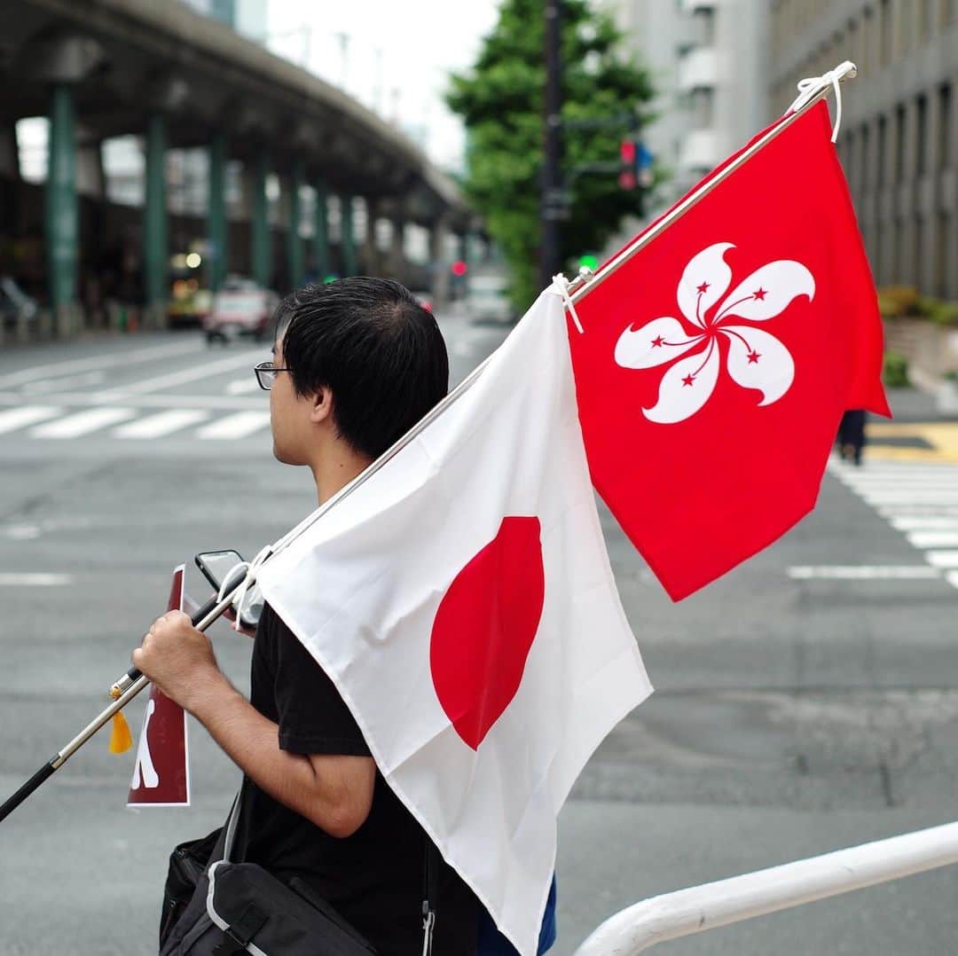 The Japan Timesさんのインスタグラム写真 - (The Japan TimesInstagram)「Demonstrators marched from Hibiya Park to Tokyo Station on Saturday to call on G20 leaders in Osaka to speak out against the extradition bill that has sparked violent protest in Hong Kong. Protesters are demanding that the Hong Kong government withdraw the bill, release arrested protesters and appoint an independent commission to investigate the excessive force used by police during the protests. (@ryuseitakahashi217 photos) . . . . . . ‪#香港デモ‬ ‪#AntiELAB‬ ‪#TOKYOantiELAB‬ #hongkongprotest」6月29日 17時26分 - thejapantimes