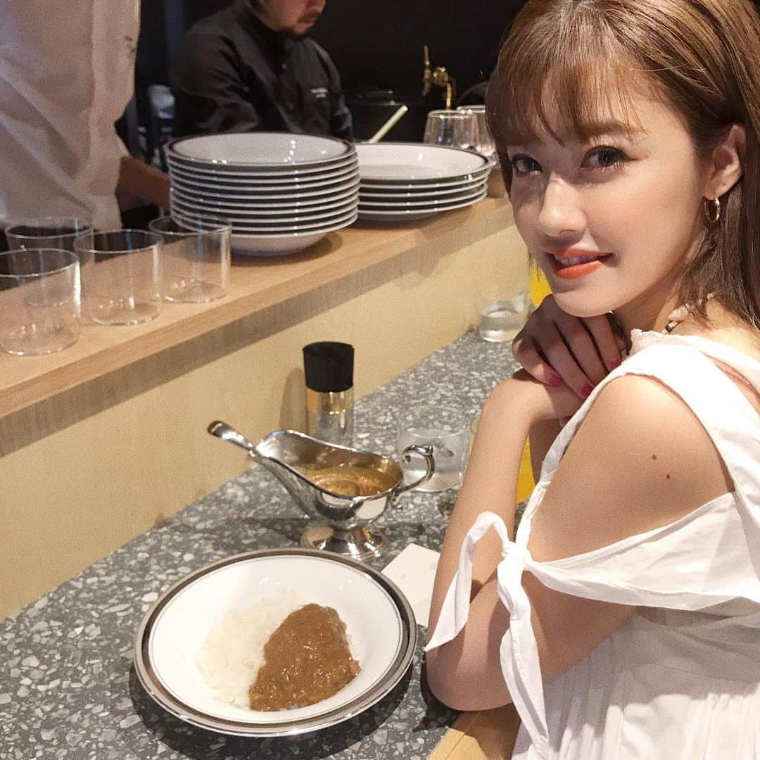 夏焼雅さんのインスタグラム写真 - (夏焼雅Instagram)「この前一足お先に #欧風カレー をメインとした﻿「MARGOTH EAST81ST」へ行ってきたよ🍴﻿ ﻿ @margoth_east81st のカレー好みのお味♡﻿ ペロリと完食しました😋﻿ 食後のデザート#女王の宝石プリン ﻿  はナッツたっぷりで、ザクザクの歯応えでとっても美味しかったよ🍮﻿ ﻿ 代官山に本日29日〜Openしてるのでぜひ行ってみてね🙂🍴﻿ ﻿ ちなみにデザートのプリンはテイクアウトも可能みたいです♩﻿ 差し入れとかでも喜んでもらえそうだし﻿ またマルゴいこーっと♥︎﻿ ﻿﻿ ﻿﻿ 場所：東京都渋谷区恵比寿西1丁目34−18コート代官山102号﻿﻿ 電話：03-6455-3323﻿﻿ 駅からも近いよ〜☝︎﻿ ﻿ #MARGOTH﻿ #マルゴの欧風カレー﻿﻿ #女王の宝石プリン﻿ #代官山 ﻿ #カレーライス ﻿﻿ ﻿﻿」6月29日 17時49分 - miyaaa0825