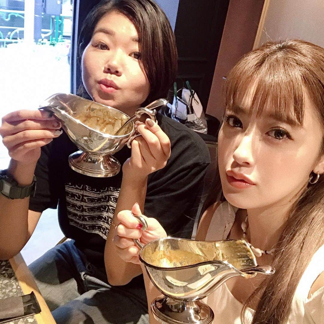 夏焼雅さんのインスタグラム写真 - (夏焼雅Instagram)「この前一足お先に #欧風カレー をメインとした﻿「MARGOTH EAST81ST」へ行ってきたよ🍴﻿ ﻿ @margoth_east81st のカレー好みのお味♡﻿ ペロリと完食しました😋﻿ 食後のデザート#女王の宝石プリン ﻿  はナッツたっぷりで、ザクザクの歯応えでとっても美味しかったよ🍮﻿ ﻿ 代官山に本日29日〜Openしてるのでぜひ行ってみてね🙂🍴﻿ ﻿ ちなみにデザートのプリンはテイクアウトも可能みたいです♩﻿ 差し入れとかでも喜んでもらえそうだし﻿ またマルゴいこーっと♥︎﻿ ﻿﻿ ﻿﻿ 場所：東京都渋谷区恵比寿西1丁目34−18コート代官山102号﻿﻿ 電話：03-6455-3323﻿﻿ 駅からも近いよ〜☝︎﻿ ﻿ #MARGOTH﻿ #マルゴの欧風カレー﻿﻿ #女王の宝石プリン﻿ #代官山 ﻿ #カレーライス ﻿﻿ ﻿﻿」6月29日 17時49分 - miyaaa0825