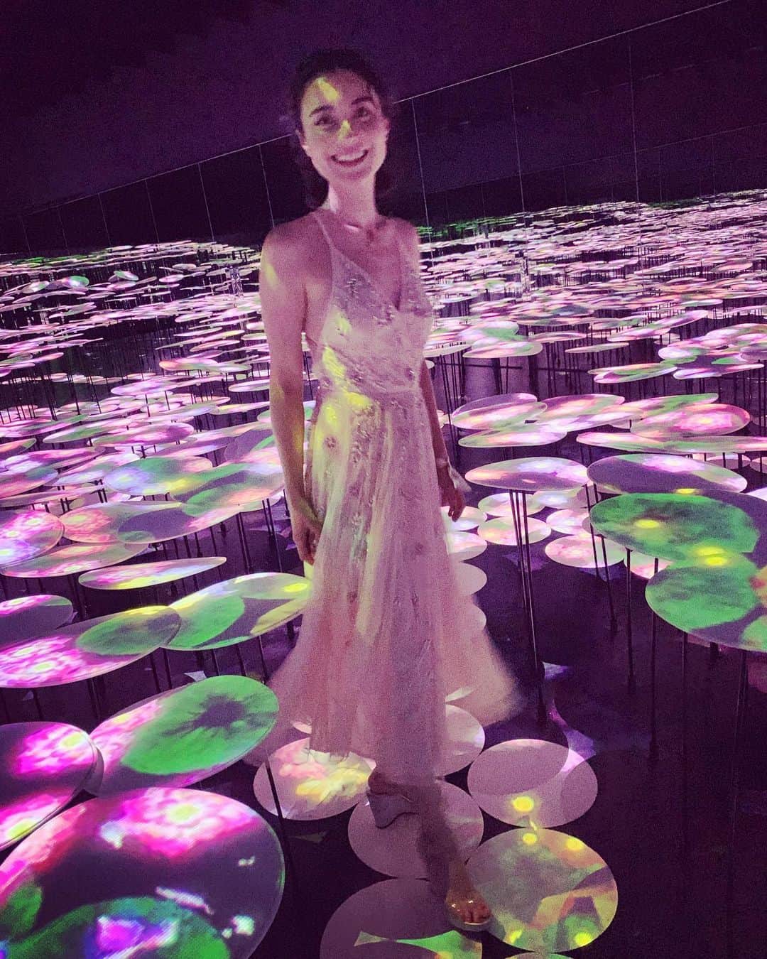 エミ・マイヤーのインスタグラム：「Still dreaming about @teamlab_borderless 💕😅良い週末を〜」