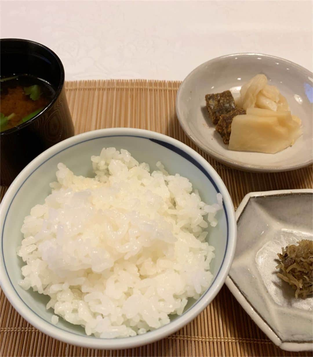 濱野りれさんのインスタグラム写真 - (濱野りれInstagram)「I feel comfortable beng in Japan with Japanese foods😋💗 Love💗 .. 和食最高ですね〜✨ 最近体がお米を欲していたの✨ おかわりもいただいちゃいました🍚 .. .. #ryokan#yamaguchi#betteiotozure #holidayphotos#japanlife#japanesegirl#asiangirls#asianbabe#asiangirls# #yukata#japaneseculture #explorejapan#japangram#beautifuljapan#visitjpn#japanadventures#washoku#amazingjapan#和食ごはん#和食#日本#山口県#山口旅行#日本旅行#別邸音信#大谷山荘#旅館#温泉旅館」6月29日 17時45分 - riregram