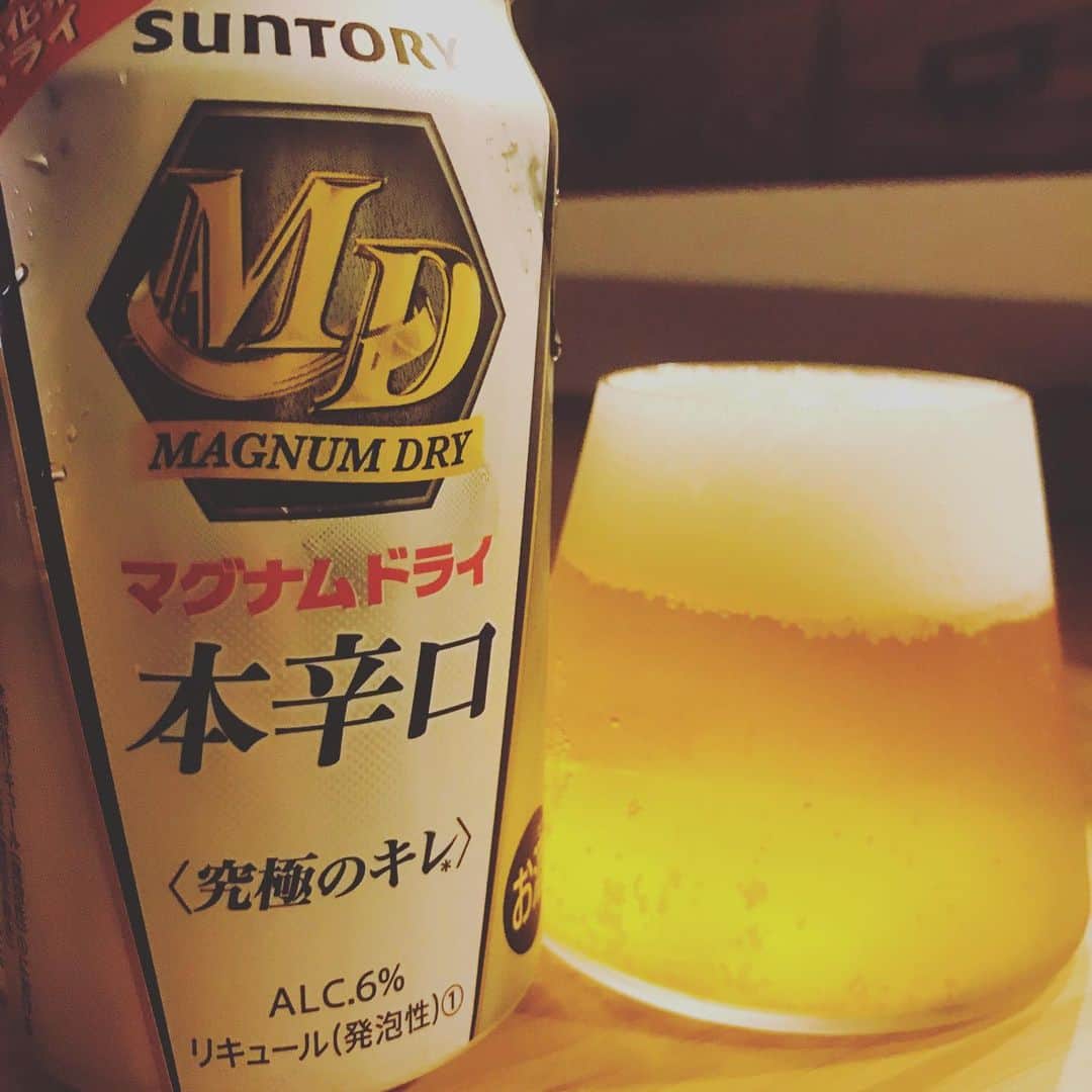 堀井亮佑のインスタグラム：「昔からマグナムドライ大好き派だったので復活嬉しい。MDジャケット応募したなー#beer #堀井ビールログ」