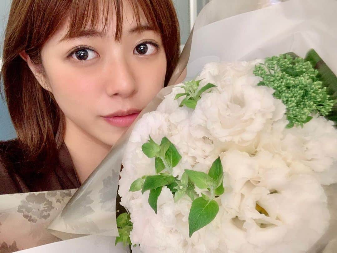 わちみなみのインスタグラム：「トルコキキョウ💐﻿﻿ 茎がしっかりしてて﻿ 長持ちしました✨﻿ ﻿ #わちみどり﻿ #お花﻿ #トルコキキョウ」
