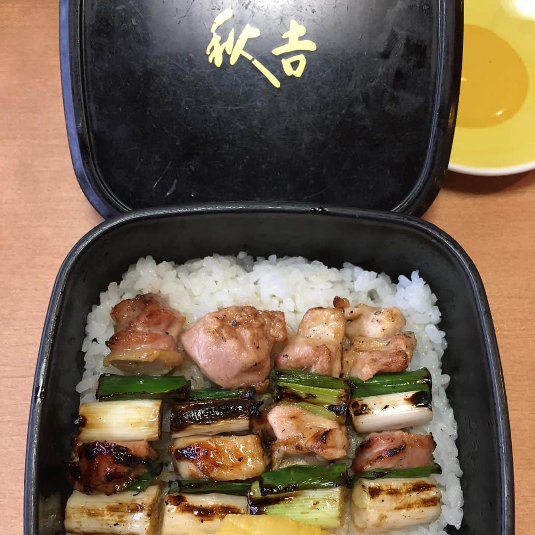 濱田卓実さんのインスタグラム写真 - (濱田卓実Instagram)「秋吉うまー！ やっぱり店で食べるのが一番！  #濵田家の休日  #秋吉 #普段は持ち帰り」6月29日 18時16分 - hama0114