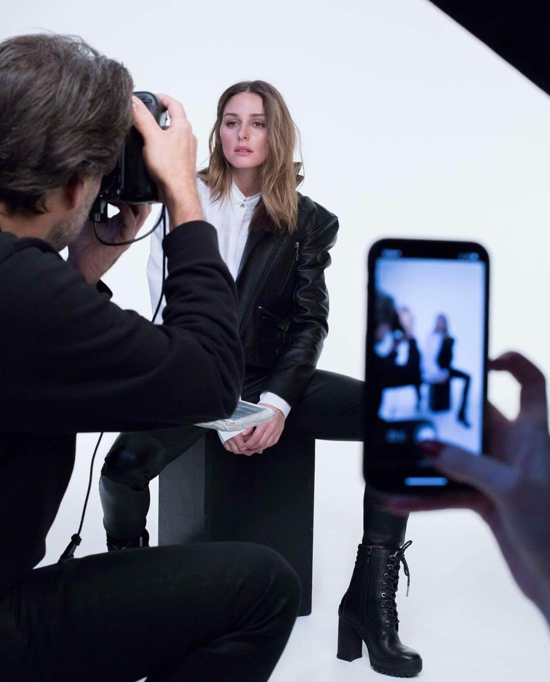 カールラガーフェルドさんのインスタグラム写真 - (カールラガーフェルドInstagram)「Behind-the-scenes with @oliviapalermo, while shooting the #KARLXOLIVIA campaign.」6月29日 18時21分 - karllagerfeld