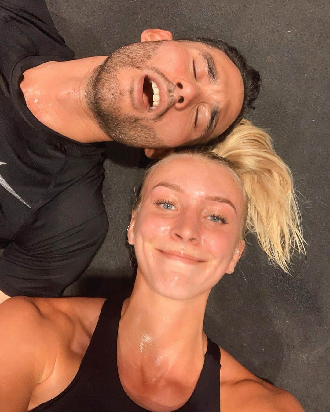 Zanna Van Dijkさんのインスタグラム写真 - (Zanna Van DijkInstagram)「You know those girls who come out the gym looking glowy and fresh? I’m not one of them 😂👍🏼 A savage workout courtesy of @gus.wittraining here in Paris left Ant and I soaked to the skin with sweat 💦 It’s empowering AF to push your body to a point where it wants to give up and find the energy to keep going. There were moments in yesterday’s session where I was literally repeating to myself in my head “I can & I will”. It is my mantra that gets me through any seriously tough session and I recommend you give it a go too. It feels cheesy the first time you do it but just try it. Like DAMN - I swear it gives me such a motivation boost and allows me to push myself to become fitter, faster and stronger 💪🏼 It is all about #mindovermatter ❤️ #icanandiwill」6月29日 18時31分 - zannavandijk