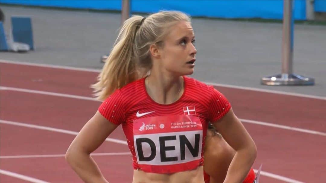 Astrid GLENNER-FRANDSENさんのインスタグラム写真 - (Astrid GLENNER-FRANDSENInstagram)「En kæmpe oplevelse og en forstuvet fod rigere 💫 #donttrythisathome  #allfordenmark #europeangames2019」6月29日 18時37分 - astridglenner