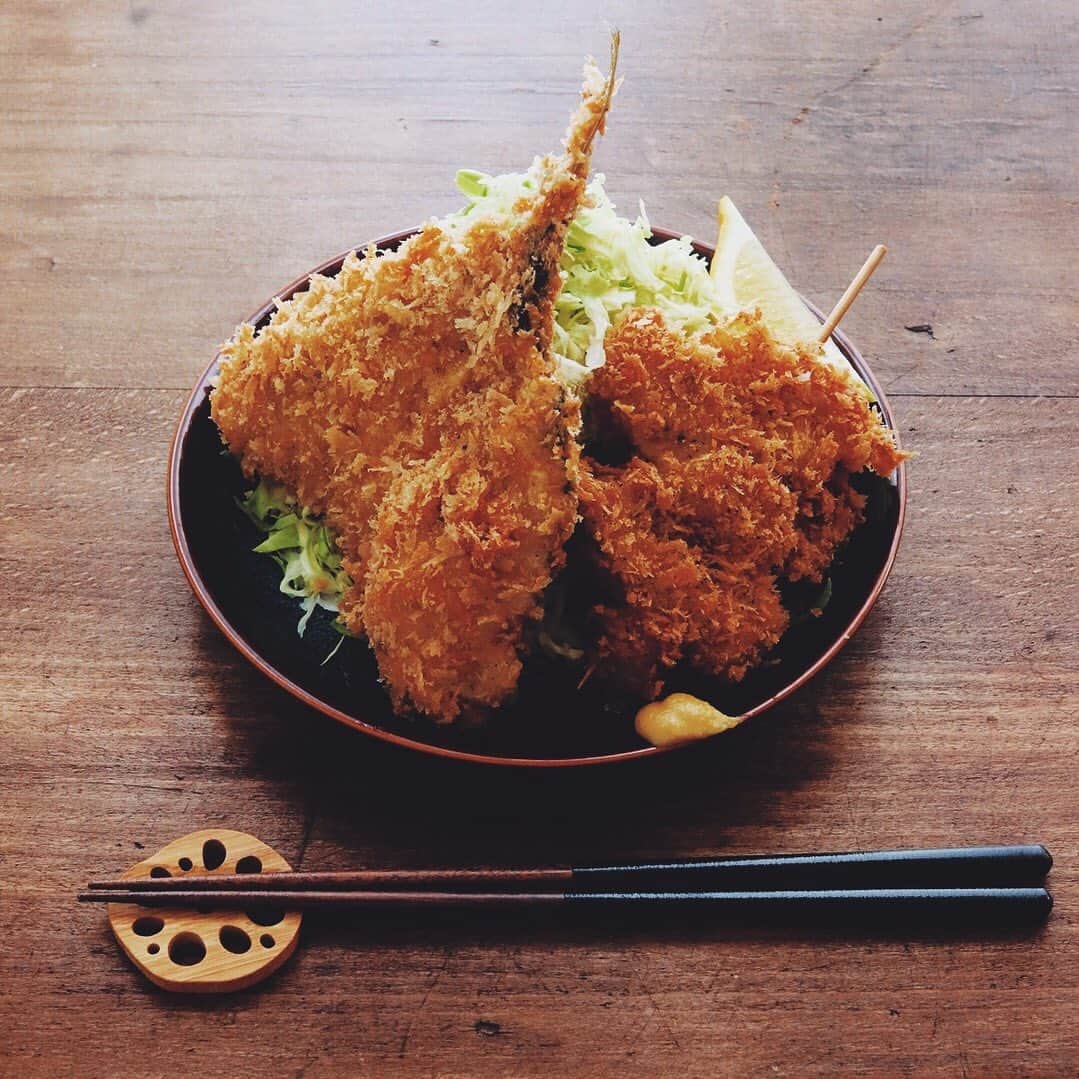 樋口正樹さんのインスタグラム写真 - (樋口正樹Instagram)「Fried food . 今夜はアジフライ、 豚と玉葱の串カツ。 . . #夏までに痩せたい #アジフライ #串カツ #kushikatsu #horsemackerel #friedfood」6月29日 18時45分 - higuccini