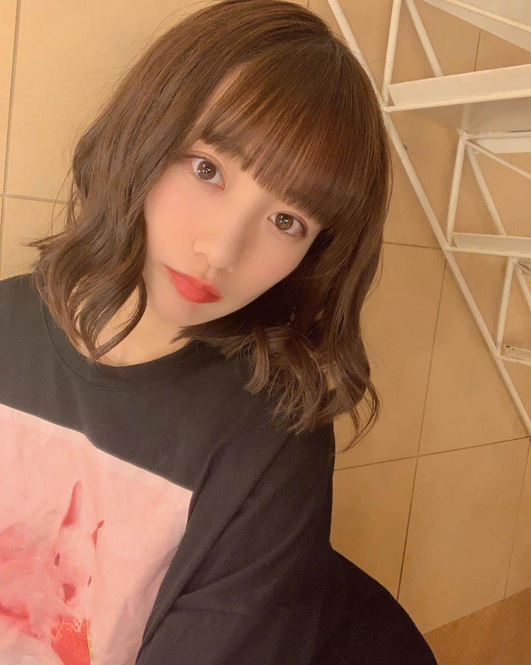 近藤真琴さんのインスタグラム写真 - (近藤真琴Instagram)「・ うさぎになりたい🐰🍒 ・ ・ #うさぎ #かわいい #可愛い  #私服 #私服コーデ  #服くちゃくちゃ #って言わないでね #笑  #dela #近藤真琴 #アイドル #instagood」6月29日 18時59分 - onakasuitamakochan