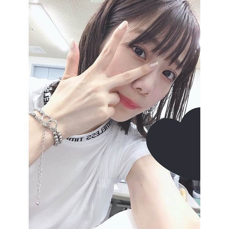 MOMOKAさんのインスタグラム写真 - (MOMOKAInstagram)「・ リリイベ！ ららぽーとTOKYO-BAY！ ありがとー！！ 今日ね、雨だったんだよ。(笑) でも！ 幸運なことに、小雨だったのと、上の方に屋根があったということで、ライブできました〜！ 歌だけだったけど、できてよかったなー！ 雨の中、待っててくれた方、立ち止まって見てくれた方も、ありがとう。 いつもライブ来てくださっている方は、レア！ってかんじだったけど、今日が初めましての方は、今度踊ってるときにまた見て欲しいなー、😂 まだリリイベ続くので是非！待ってます！  みんなで撮ったやつ、いい笑顔でお気に入りー☺️ 明日はHMVエソラ池袋であいましょー！！🙋‍♀️❤️」6月29日 19時00分 - momoka_jewel