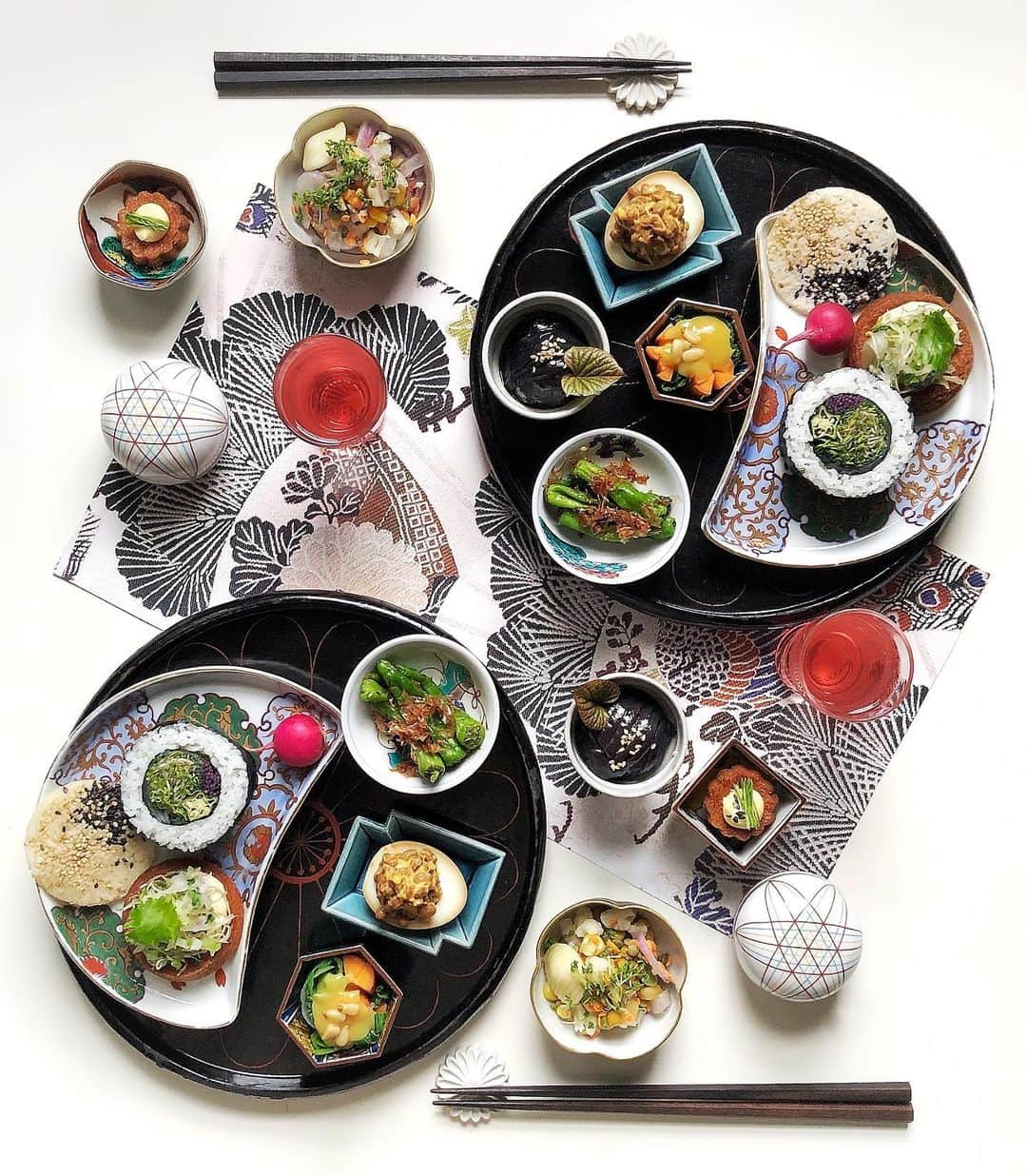 Chinamiさんのインスタグラム写真 - (ChinamiInstagram)「Japanese dinner with a variety of side dishes. Last pic is one of my favorite which  mixture of natto beans, boiled egg yolks, soy sauce, and sea urchins are yummy.  #foodstagram #japanesefood  常備菜晩ごはん 最後の写真は、半熟煮卵の黄身と納豆、雲丹、牡蠣醤油、微量のお酒を合わせたものです。 #和食 #日本食」6月29日 18時58分 - chinamiphoto