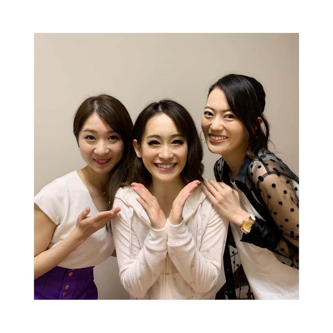 煌月爽矢のインスタグラム：「.﻿ .﻿ 2日連続で観劇しました。﻿ ﻿ ﻿ どちらも超素敵だったので一つずつ…﻿ ﻿ ﻿ ﻿ 【エリザベート】﻿ ﻿ ﻿ ﻿ ちゃぴのすけーーーー😊﻿ ﻿ ﻿ エリザベートはファン時代から観てるし、月組で出演もしたし、帝劇でももう何回も観てるけど…﻿ 毎回ゾクゾクする、最強の作品だと思ってます。﻿ ﻿ ﻿ ちゃぴ、素晴らしかった😭﻿ でも思い出せば…ちゃぴは研1の時から既に凄かった。﻿ どこまで進化するんだろう😳と毎回思う。﻿ そしてこれまた凄いのは、あのポジションにいながら本当に本当に謙虚な事。﻿ 控えめに言って【カンペキ】✨﻿ ﻿ ﻿ 同期のイマッチも流石のクオリティー❤️﻿ この人も予科の時から凄かった🤣﻿ 上手すぎて入団時の配属、専科じゃない？って言われてた🤣﻿ 同期の活躍って本当、肉親の気持ちで見ちゃいます(*´ｪ｀*)﻿ りりこちゃん、美麗、彩花まりちゃん、皆本当に素敵✨﻿ 最高の観劇に感謝！！﻿ ﻿ ﻿ ﻿ #エリザベート﻿ #帝劇﻿ #ミュージカルってすごいなぁw﻿ #りりこちゃんに﻿ #娼婦の場面も頑張ってたねー！って言ったら﻿ #出てませんよ﻿😊 #って言われたw﻿ #うっかりさん﻿ ﻿ #イマッチは『猫達』にも出演中だからその名残ありのヘアバンド」