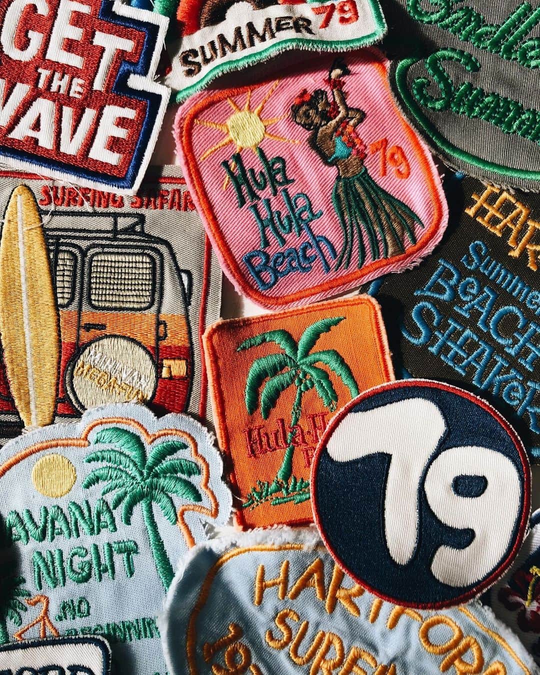 ハートフォードさんのインスタグラム写真 - (ハートフォードInstagram)「Happy 40 !! We are so proud to celebrate our 40th anniversary this year!  Let’s check our capsule collection at the Hartford Beach Club pop up store  11 rue Debelleyme, Paris 3 🙌🏼 . . . . . #hartford #ss19 #alternativeclassic #40thanniversary #hartfordbeachclub #summer #1979 #frenchbrand #menclothing #womanclothing #kidsclothing」6月29日 19時13分 - hartford