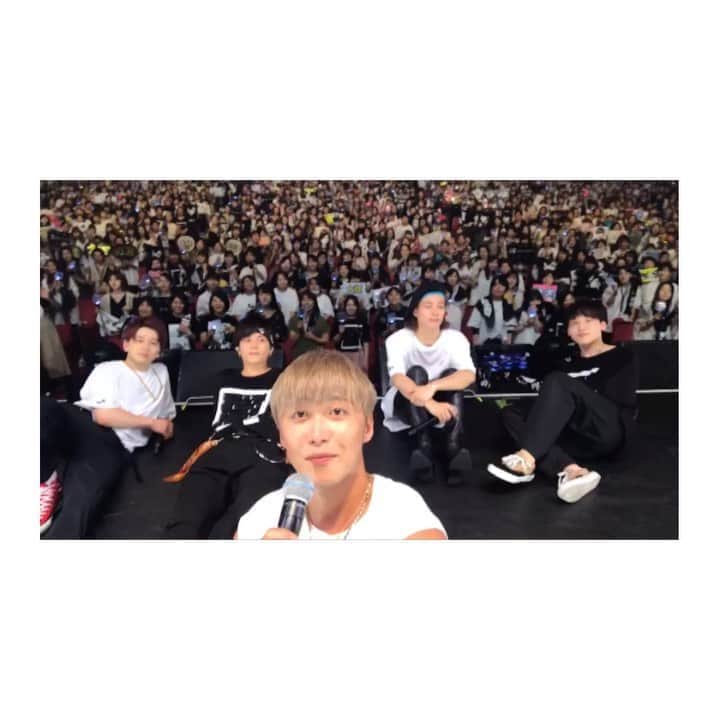 岩岡徹のインスタグラム：「福岡公演2日目‼︎ ありがとうございました🍜🍤🍣😎 #da_ice #besttour #福岡」