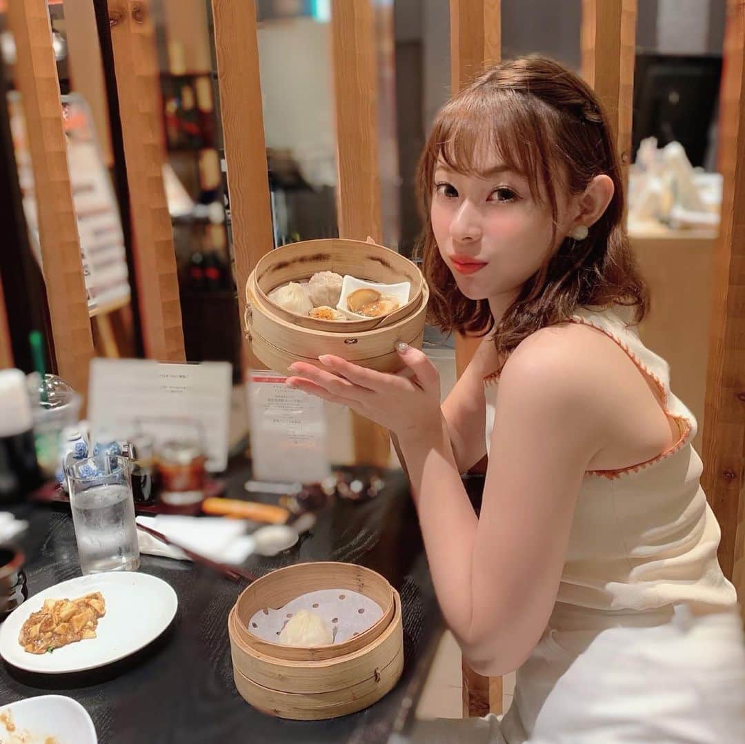 karen okajimaさんのインスタグラム写真 - (karen okajimaInstagram)「ㅤㅤㅤ ㅤㅤㅤ  銀座SIXに入ってる中華 JASMINE 和心漢菜さん💓💓 ㅤㅤㅤ ㅤㅤㅤ  オーダーバイキングにしたんやけど どれも美味しすぎて食べすぎた🤣  よだれ鶏が特に美味しくて幸せでしたん🤤 ひとみとゆかと🥰 ㅤㅤㅤ ㅤㅤㅤ 🥟JASMINE 和心漢菜 🏠東京都中央区銀座6-10-1 GINZA SIX 6F 📞050-5593-7454 🚃東京メトロ銀座線銀座駅より徒歩２分 ㅤㅤㅤ ⏰〔LUNCH〕11:00～15:00 (L.O.14:30)  ㅤㅤㅤ ⏰〔Dinner〕17:00～22:45 (L.O.料理22:00　ドリンク22：20) ⏰〔飲茶バイキング〕11:00 ～平日15:30 (L.o15:00) / 土日祝15:30 (L.o15:00) ㅤㅤㅤ ㅤㅤㅤ #JASMINE和心漢菜 #Jasmin #ジャスミン  #銀座ディナー #銀座グルメ #グルメ岡島 #銀座中華 #東京中華  #岡島かれん」6月29日 19時21分 - karenokajima0318