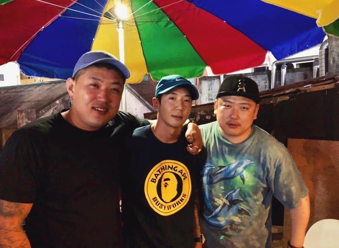 ダリ のインスタグラム：「친구들♡ 병태랑 인택이랑~^^ #광명사거리 #맛집 #야끼도리」