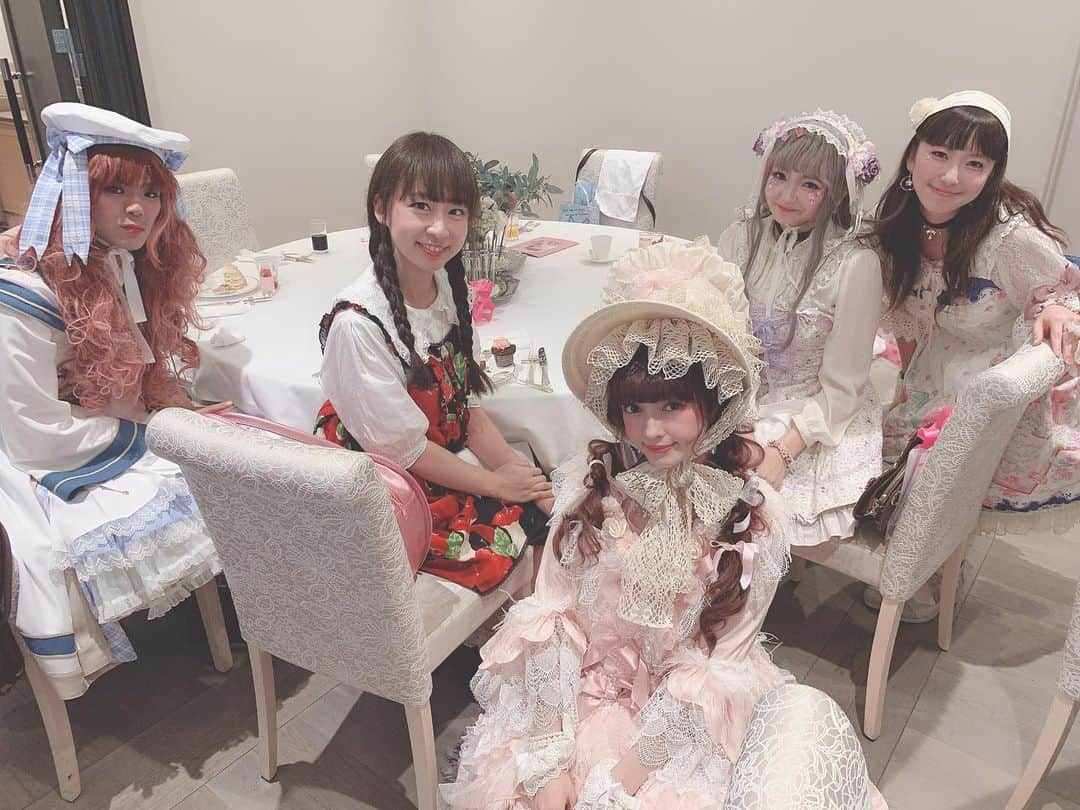 青木美沙子さんのインスタグラム写真 - (青木美沙子Instagram)「Misako Aoki  20th Lolita Anniversary Party 無事終了しました💓来て下さった方々本当にありがとうございました😊プレゼントも沢山ありがとう😊沢山の方々にお祝いしてもらい、最後涙しちゃったけど、本当に皆様の支えで今の私があります❣️本当にありがとうございました😊司会みどちん見事すぎて頼りきり、AKIRAちゃんに裏方でパソコンをやらせて、ゆいちゃんにも色々動いてもらい、本当に本当に贅沢すぎました💓頼りないおばあちゃんでごめんね❣️みんなありがとう😊😊😊 #美沙子20周年 #ロリータファッション #Misako Aoki  20th Lolita Anniversary Party」6月29日 19時57分 - misakoaoki