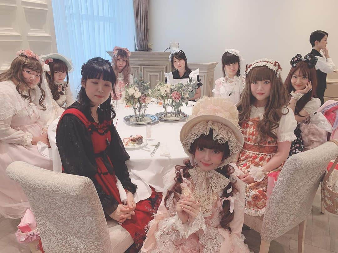 青木美沙子さんのインスタグラム写真 - (青木美沙子Instagram)「Misako Aoki  20th Lolita Anniversary Party 無事終了しました💓来て下さった方々本当にありがとうございました😊プレゼントも沢山ありがとう😊沢山の方々にお祝いしてもらい、最後涙しちゃったけど、本当に皆様の支えで今の私があります❣️本当にありがとうございました😊司会みどちん見事すぎて頼りきり、AKIRAちゃんに裏方でパソコンをやらせて、ゆいちゃんにも色々動いてもらい、本当に本当に贅沢すぎました💓頼りないおばあちゃんでごめんね❣️みんなありがとう😊😊😊 #美沙子20周年 #ロリータファッション #Misako Aoki  20th Lolita Anniversary Party」6月29日 19時57分 - misakoaoki