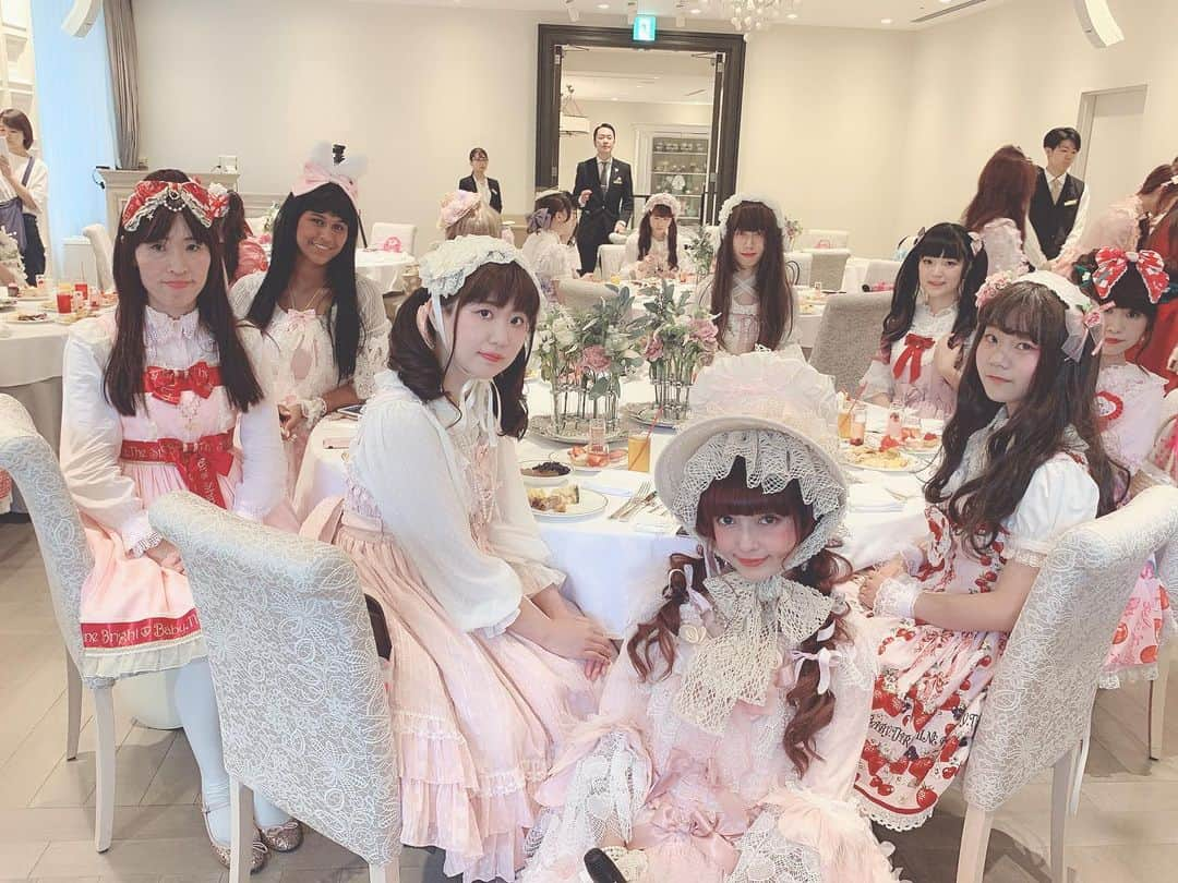 青木美沙子さんのインスタグラム写真 - (青木美沙子Instagram)「Misako Aoki  20th Lolita Anniversary Party 無事終了しました💓来て下さった方々本当にありがとうございました😊プレゼントも沢山ありがとう😊沢山の方々にお祝いしてもらい、最後涙しちゃったけど、本当に皆様の支えで今の私があります❣️本当にありがとうございました😊司会みどちん見事すぎて頼りきり、AKIRAちゃんに裏方でパソコンをやらせて、ゆいちゃんにも色々動いてもらい、本当に本当に贅沢すぎました💓頼りないおばあちゃんでごめんね❣️みんなありがとう😊😊😊 #美沙子20周年 #ロリータファッション #Misako Aoki  20th Lolita Anniversary Party」6月29日 19時57分 - misakoaoki