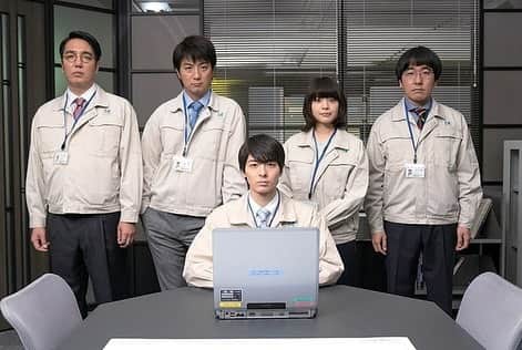 のインスタグラム：「『前田建設ファンタジー営業部』 監督：英勉 脚本：上田誠（ヨーロッパ企画） 原作：『前田建設ファンタジー営業部1 マジンガーZ地下格納庫編』（幻冬舎文庫） 出演： 高杉真宙 小木博明 上地雄輔 本多力 岸井ゆきの 配給：バンダイナムコアーツ／東京テアトル  映画のお知らせ📢🎞 2003年の建設業界を舞台に、永井豪原作のアニメ『マジンガーZ』に登場する光子力研究所所長の弓教授からマジンガーZが格納されている地下格納庫兼プールの発注を受けた、という設定で ウェブ連載をしようという広報グループ長（小木博明）の提案に、高杉真宙演じる広報グループの若手社員・土井航らが奮闘する様を描く。  ロケではある貴重な体験もさせていただいて、興奮です。 続報を待て ください🙏 英監督におぎさん。 『SICKS〜みんながみんな、何かの病気〜』を思い出すなあ。 『前田建設ファンタジー営業部』は、2020年劇場公開です。よろしくお願いします！」