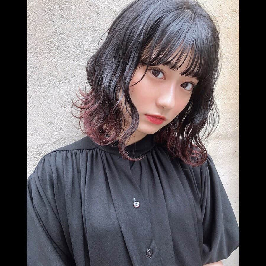 広瀬ちひろさんのインスタグラム写真 - (広瀬ちひろInstagram)「赤よりのオレンジ❤️🧡 めっっっちゃいい色〜 ありさんありがとうございます大好きです😚 雨だけど可愛くしてもらったので上機嫌ですねっ なので今日は、今1番行きたいデートスポットに行ってきました🤫❤️」6月29日 20時04分 - chi_hirose