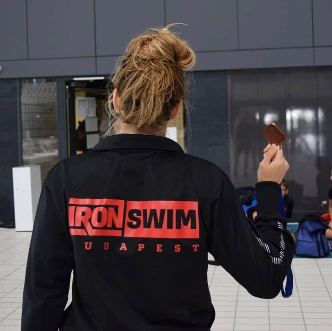カティンカ・ホッスーさんのインスタグラム写真 - (カティンカ・ホッスーInstagram)「Jó hangulatú verseny a Duna Arénába az @ironswimteam csapattal 😎  Some fun racing time with @ironswimteam today in Duna Arena 😎 #IronLady #IronSwimBudapest #hwapo」6月29日 20時06分 - hosszukatinka