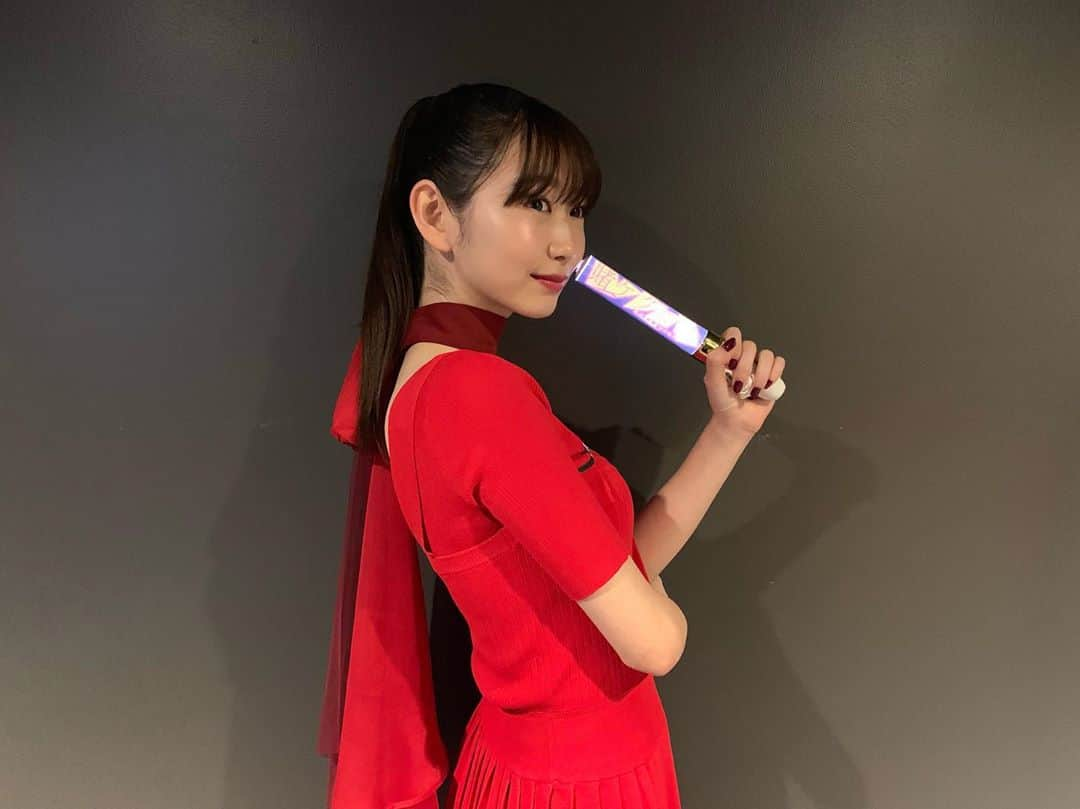 岡本夏美さんのインスタグラム写真 - (岡本夏美Instagram)「賭ケグルイ 応援上映舞台挨拶 出させていただきました！ お誕生日もお祝いしていただき ありがとうございます！ 衣装は西洞院さんをイメージしたお洋服 ご用意してもらったのです！！ 首につけてるリボンが 西洞院さん風でかわいいです！ チュールチョーカー @labelleetude_official  ニット＆ワンピ @grace_continental.div」6月29日 20時15分 - okamoto_natsumi