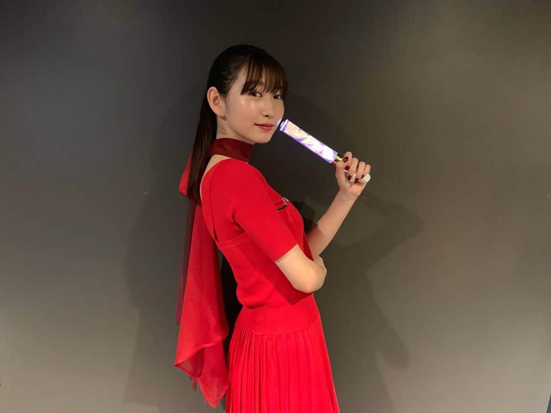 岡本夏美さんのインスタグラム写真 - (岡本夏美Instagram)「賭ケグルイ 応援上映舞台挨拶 出させていただきました！ お誕生日もお祝いしていただき ありがとうございます！ 衣装は西洞院さんをイメージしたお洋服 ご用意してもらったのです！！ 首につけてるリボンが 西洞院さん風でかわいいです！ チュールチョーカー @labelleetude_official  ニット＆ワンピ @grace_continental.div」6月29日 20時15分 - okamoto_natsumi