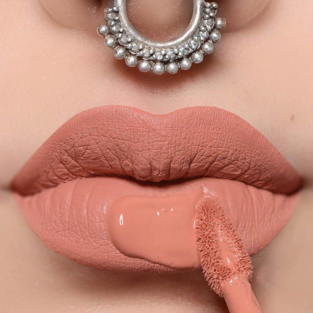 Makeup Addiction Cosmeticsさんのインスタグラム写真 - (Makeup Addiction CosmeticsInstagram)「Peach smitten liquid lipstick on @paulaohenoja’s luscious lips 👄 This is a perfect nude for fairer skin tones as there is no need for a liner and the perfect middle colour for darker skin tones! 🤩 #makeupaddictioncosmetics #makeupaddiction #makeuptutorialsx0x #shimycatsmua  #make4glam #fakeupfix #cutcrease #fakeupfix #makeupdolls #maquiagem」6月29日 20時16分 - makeupaddictioncosmetics