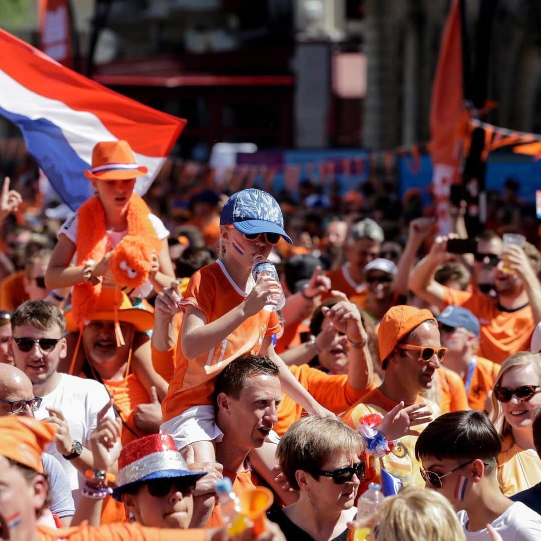 サッカー オランダ代表チームさんのインスタグラム写真 - (サッカー オランダ代表チームInstagram)「🧡+☀️= .... • • • #OnsOranje #OranjeLeeuwinnen #ITANED #Oranjegekte #Oranjeparade」6月29日 20時20分 - onsoranje