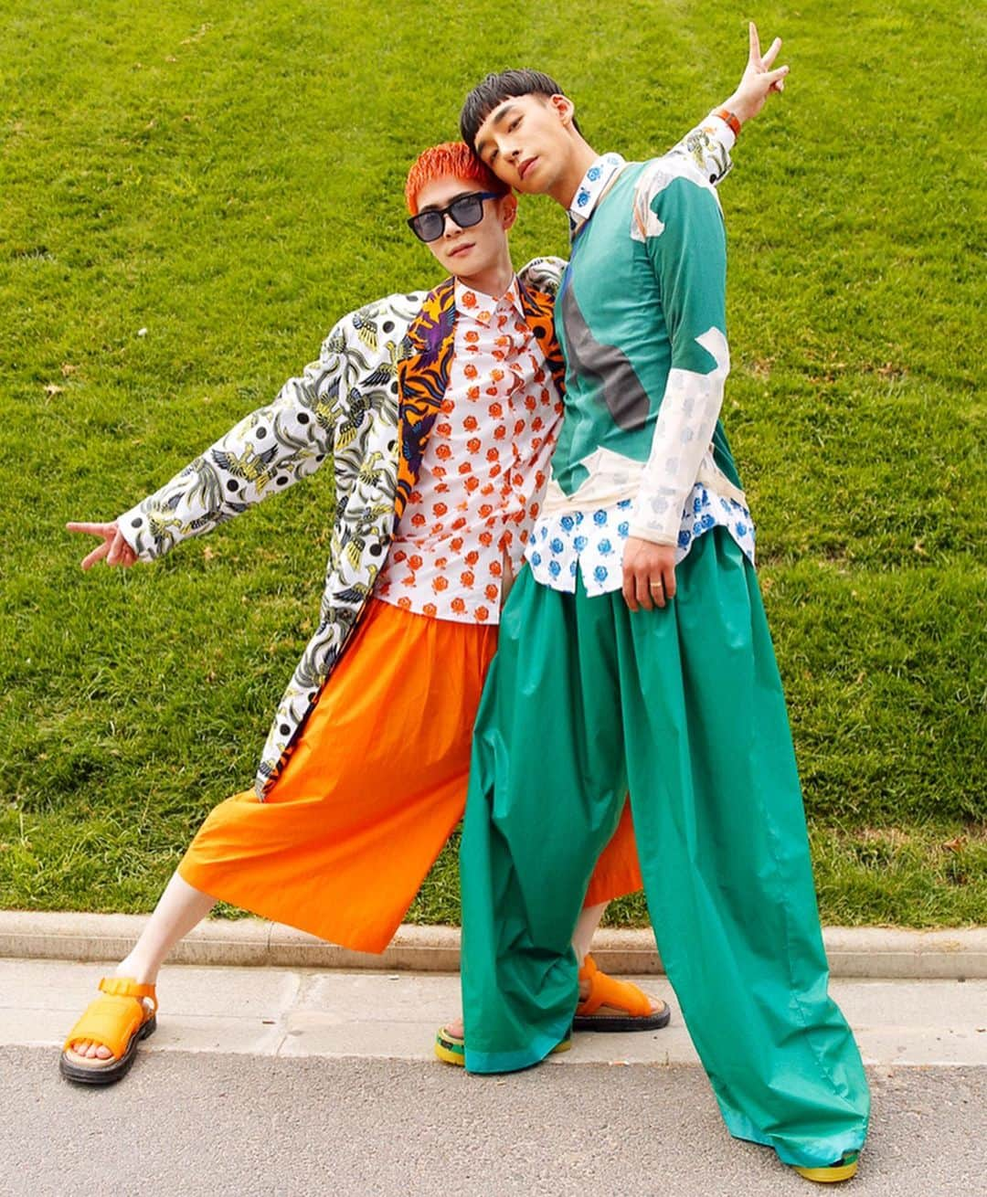 タイキさんのインスタグラム写真 - (タイキInstagram)「@kenzo SS20 🧡💚 Humberto Leon と Carol Lim の 突然の退任発表後の最後のショー 😭 ショーを観ながら寂しい気持ちになりました 😢  お二人ともお疲れ様でした‼️ #kenzo 📸 @drop_paris  @kyoheihattori」6月29日 20時22分 - taiki_jp