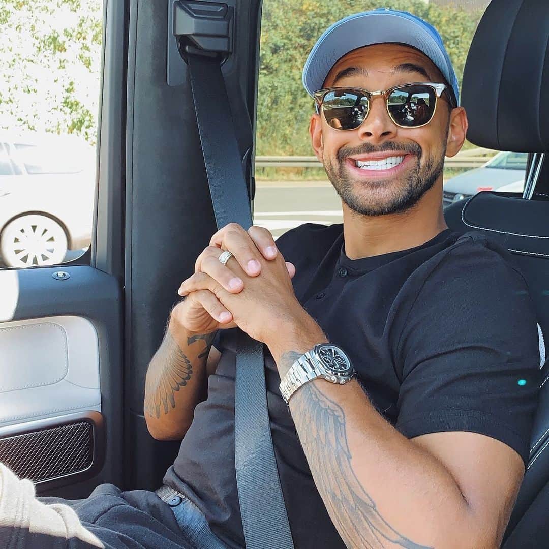 カリム・ベララビのインスタグラム：「What’s going on? 🥶」