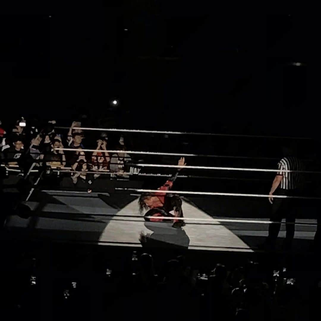 宮戸洋行さんのインスタグラム写真 - (宮戸洋行Instagram)「#WWE 日本公演行ってきました！もう最高でした！第1試合から#ASUKA #BECKYLYNCH #ALEXABLISS の王座戦！そしてまさかのサプライズで#HHH が！しかも#中邑真輔 とタッグ！#カブキウォリアーズ も観れたし、#RICOCHET のスワンダイブ式ドラゴンラナっていう見たことない技も飛び出すし…何しか最高でした！#WWEtokyo」6月29日 20時31分 - hiroyuki_gag