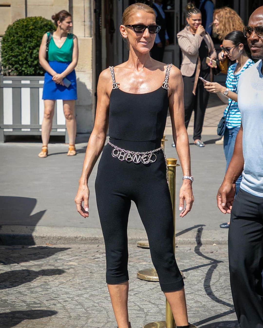 ELLE UKさんのインスタグラム写真 - (ELLE UKInstagram)「@celinedion has finally convinced us to try the full Lycra look (worn everywhere but the gym, of course) 🔥 LINK IN BIO」6月29日 21時01分 - elleuk