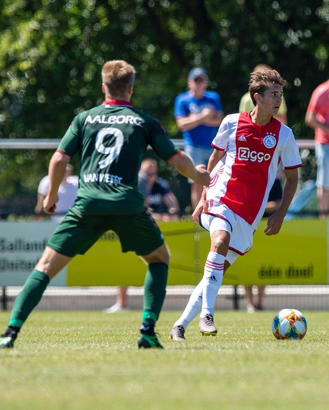 アヤックス・アムステルダムさんのインスタグラム写真 - (アヤックス・アムステルダムInstagram)「🤝🤝🤝 1️⃣ #Ajax vs. 1️⃣Aalborg BK  #ajaaal #PreSeason 🇳🇱」6月29日 20時54分 - afcajax