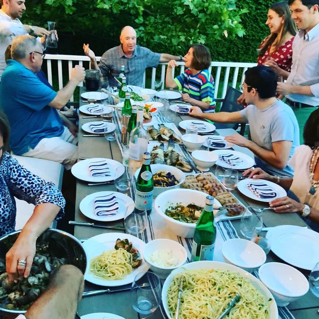 ボビー・ブラウンのインスタグラム：「When #montclair meets #sagharbor and we welcome the Goldberg’s to our hood celebrating almost 30 years of friendship #plofker #waksal #goldberg #carden #garber #bedol ❤️🙏🍸」