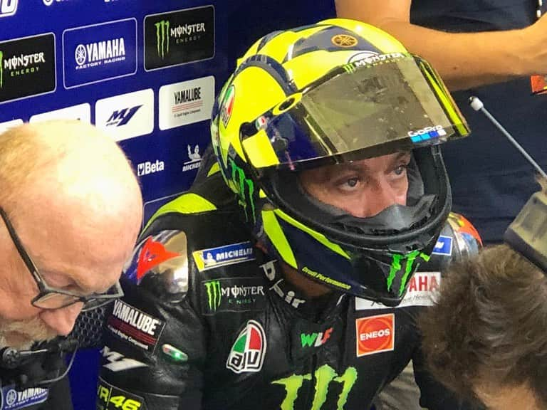 YamahaMotoGPさんのインスタグラム写真 - (YamahaMotoGPInstagram)「It’s hot in Assen this afternoon! But there’s no time to rest for @valeyellow46. He has the Q1 session coming up. . . #MonsterYamaha | #MotoGP | #DutchGP | #MonsterEnergy | #VR46」6月29日 21時10分 - yamahamotogp