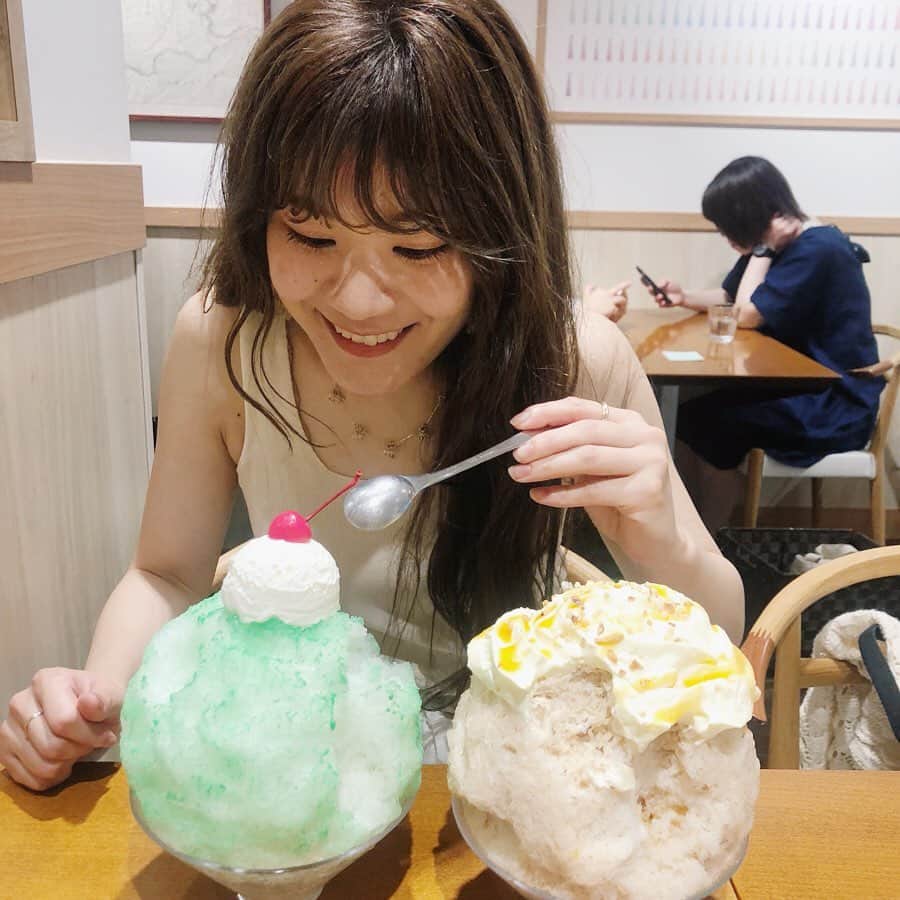 村田倫子さんのインスタグラム写真 - (村田倫子Instagram)「かき氷ってこんなに可愛かったっけ…？ (ずるい🍧) あゆちゃんとかき氷に悶えた日。 #食べりんログ #かき氷  #銀座のジンジャー」6月29日 21時20分 - rinco1023