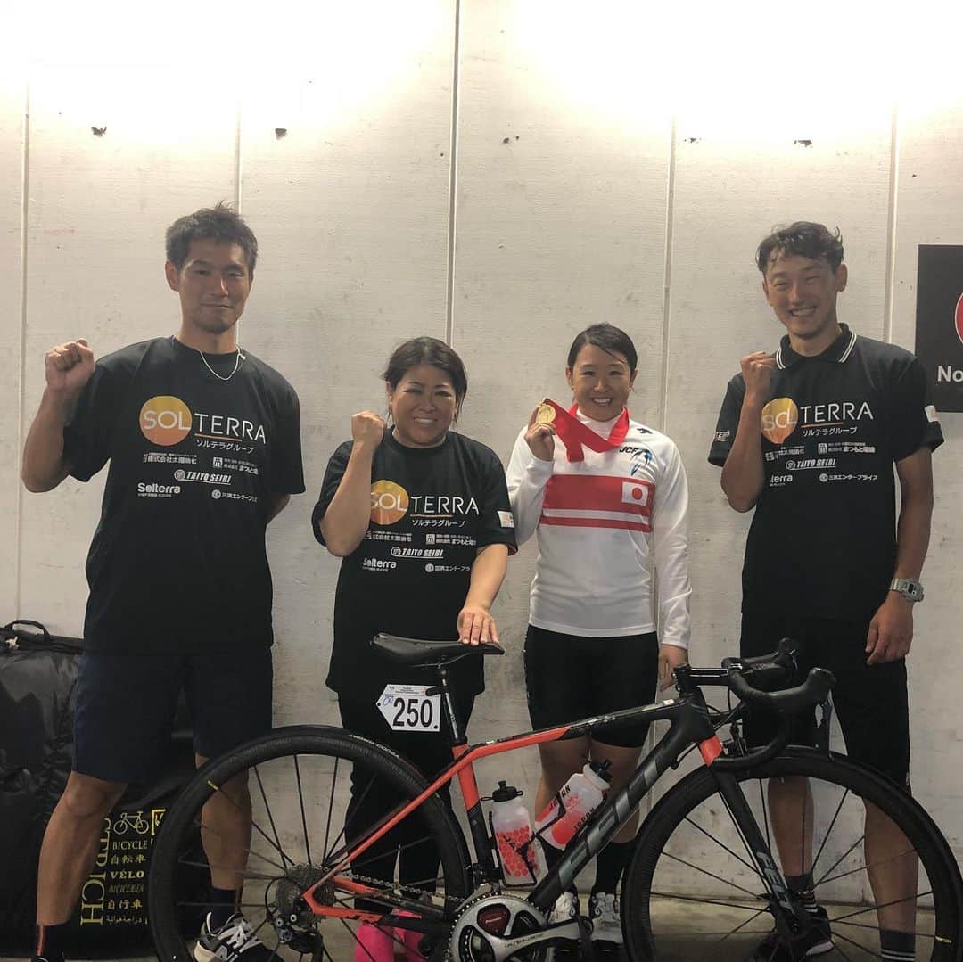 梶原悠未さんのインスタグラム写真 - (梶原悠未Instagram)「‪🗻🚵‍♀️ 2019年 全日本自転車競技選手権大会 個人ロードレース 女子U23‬ ‪優勝できました🥇‬ . ‪サポート、たくさんの応援、ありがとうございました!‬ . ‪タイムトライアルと合わせて二冠達成です🥇🥇👑‬ . ‪トラックシーズンインに向けて頑張ります。‬ ‪今後とも応援よろしくお願いいたします。‬」6月29日 21時24分 - yumi_kajihara