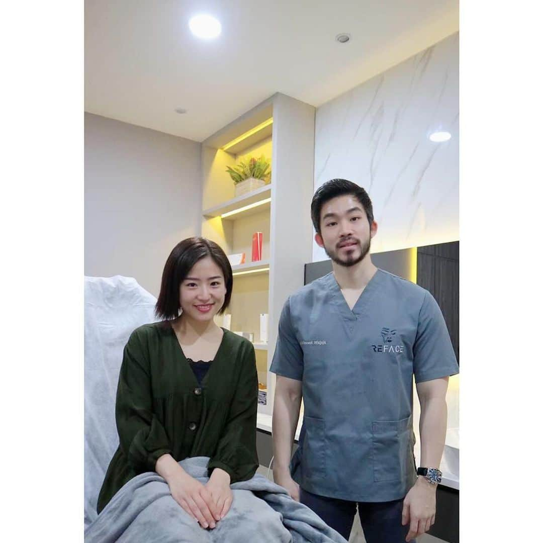 仲川遥香さんのインスタグラム写真 - (仲川遥香Instagram)「Hari ini datang ke @reface_clinic untuk kedua kalinya , dan akan melakukan treatment yaitu reface prp stemcell lanjutan dari bulan lalu , setelah treatment yang pertama Haruka merasa kulit wajah lebih bersih👍🏻bekas jerawat berkurang dan tampak lebih sehat 😆✨✨Haruka suka banget , so buat kalian yang lagi cari tempat treatment boleh datang ke sini dan konsultasi langsung dengan dokter @vincent_widjaja ,⭐️ oh ya untuk kalian yang mau treatment disini bisa pakai kode promo aku ya : REFACE_HARU untuk dapetin diskon 10% 😊  #indonesia #jakarta #japan #tokyo #スキンケア #フェイシャルケア #prp #韓国 #インドネシアライフ #ジャカルタ生活 #ジャカルタ駐在 #PR #promo #harukanakagawa #仲川遥香」6月29日 21時29分 - haruuuu_chan