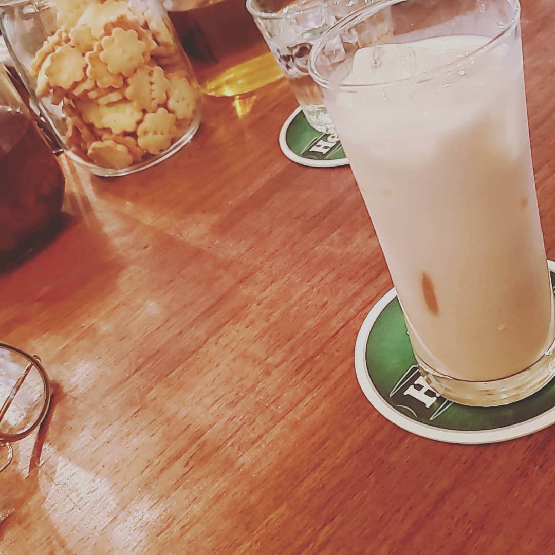 涼平さんのインスタグラム写真 - (涼平Instagram)「かわいい見た目だけど、お酒🍶 紅茶のカクテル？みたい  #cocktails #🍷 #🍶」6月29日 21時33分 - mm_peko