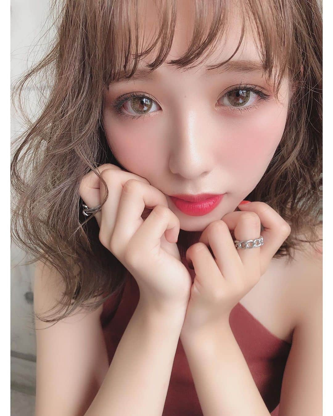 堀井大輔さんのインスタグラム写真 - (堀井大輔Instagram)「・ ・ #あっぷっぷシリーズ ・ 卍娘せいか編👶 ・ 淡々とトーンが変わらず 面白いことを言うせいかちゃん👶 ・ いつも思うけど 卍パパ👨‍🦰は、褒めてないよね？w ・ せいかちゃん、厳選4枚 みなさんは、どれが好みですか？😚 ・ ・ model @sw_718  hair/photo @daisuke_5511 ・ ・ #クラウンヘアー #天白区 #名古屋 #栄 #名駅 #美容師求人 #緑区 #東京 #大阪 #沖縄 #北海道 #福岡 #ボブ #外国人風カラー #サロンモデル #サロモ #インスタ映え #フォトジェニック #巻き髪 #ヘアメイク #透明感カラー #オフショル #波巻き #おだんご #中日美容 #中部美容 #ヘアアレンジ #グラデーション #グレージュ」6月30日 7時03分 - daisuke_5511